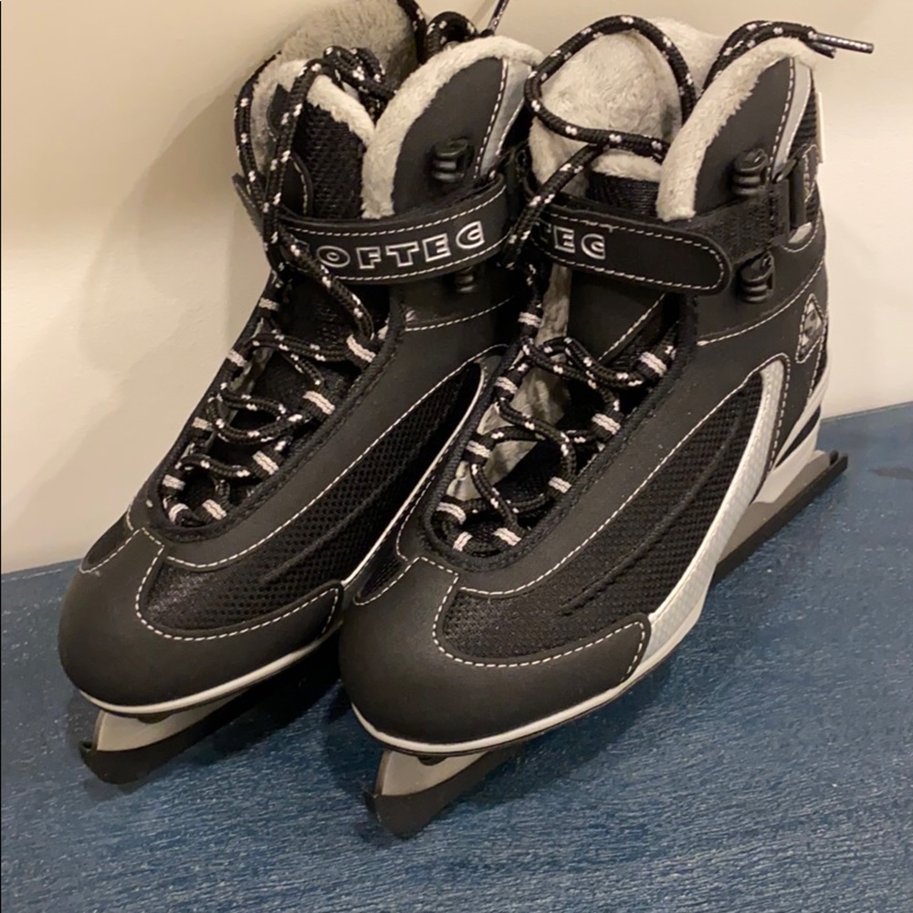 Brand New Boys Jackson Ultima Ice Skates